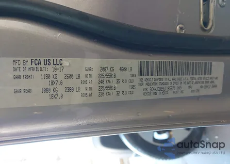 2018 Jeep Compass Latitude 4X4 z USA, uszkodzony, nr VIN 3C4NJDBB9JT185971